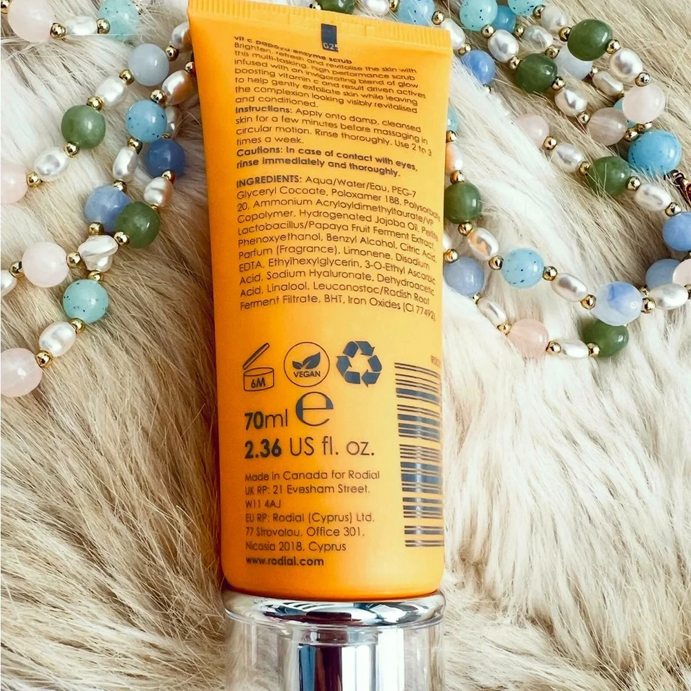 Rodial Vit C Papaya Enzyme Scrub - Picture 2 of 2